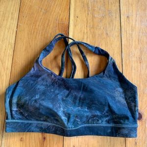Lululemon sports bra